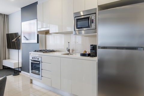 Meriton Suites Zetland - Darwin Tourism 0