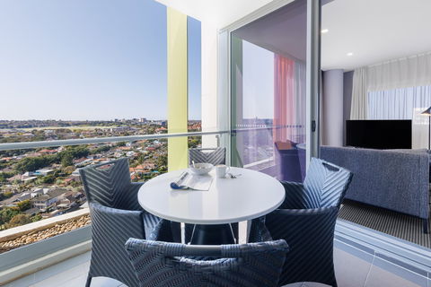 Meriton Suites Zetland - Darwin Tourism 4