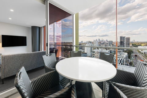 Meriton Suites Zetland - Darwin Tourism 7