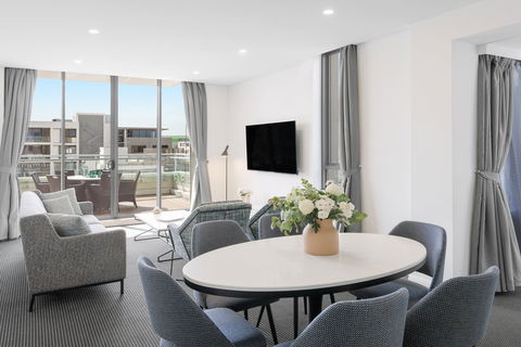 Meriton Suites Zetland - Darwin Tourism 12