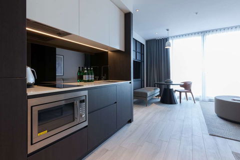 Skye Suites Green Square - Darwin Tourism 1