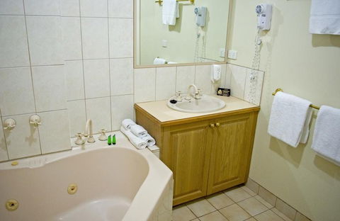 Admiralty Inn - Darwin Tourism 2