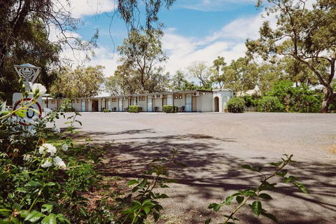 Artesian Spa Motor Inn - Darwin Tourism 1