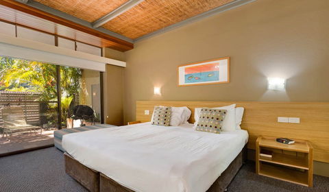Nautilus Beachfront Villas & Spa - Darwin Tourism 1