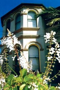 Admiral Collingwood Lodge - Darwin Tourism 0