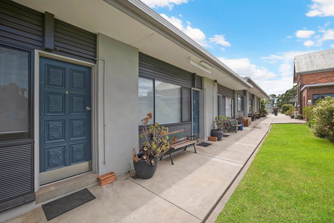 Hamilton Lakeside Motel - Darwin Tourism 0