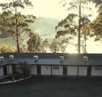 The Fox  Hounds Inn - Darwin Tourism