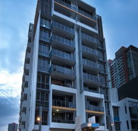 Meriton Suites Southport - Darwin Tourism