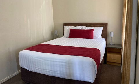 Ashton Townhouse Motel & Suites Tumut - Darwin Tourism 1