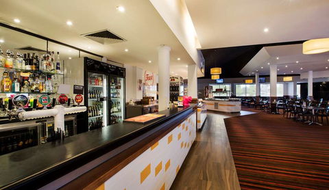 Nightcap At Gateway Hotel - Darwin Tourism 6