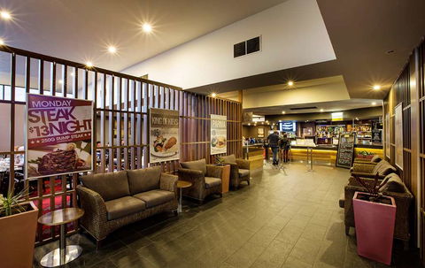 Nightcap At Keysborough Hotel - Darwin Tourism 1