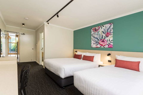 NIghtcap at Balaclava Hotel - Darwin Tourism 2