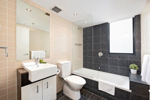 Astra Apartments Parramatta - Darwin Tourism 7