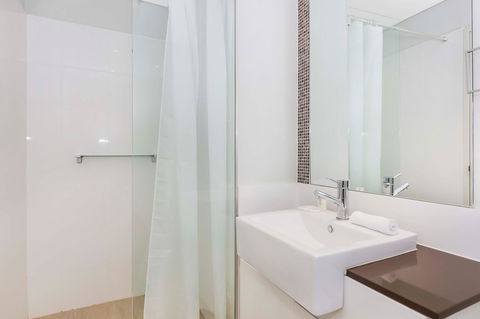 Astra Apartments Perth - Darwin Tourism 4