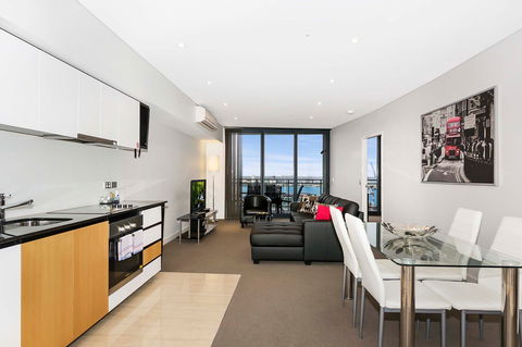 Astra Apartments Perth - Darwin Tourism 9