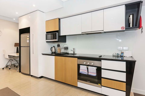 Astra Apartments Perth - Darwin Tourism 16
