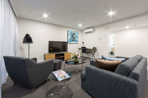 Avenue Hotel Canberra - Darwin Tourism 9