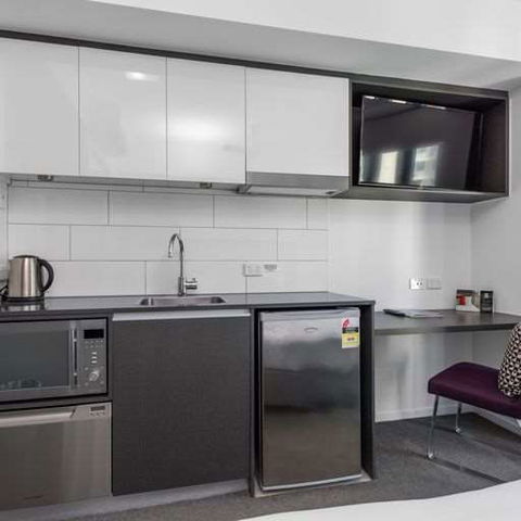 H On Mitchell Apartment Hotel - Darwin Tourism 1