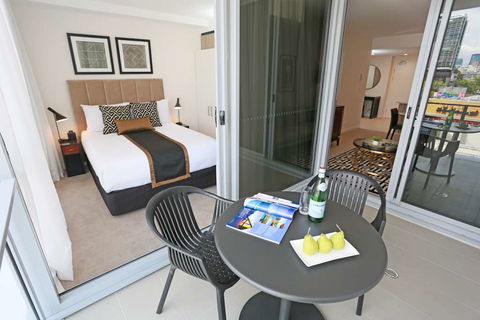 Alex Perry Hotel And Apartments - Darwin Tourism 2