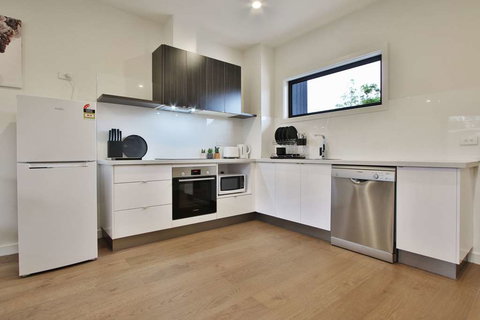 Quality Apartments Dandenong - Darwin Tourism 6