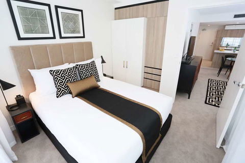 Alex Perry Hotel And Apartments - Darwin Tourism 5