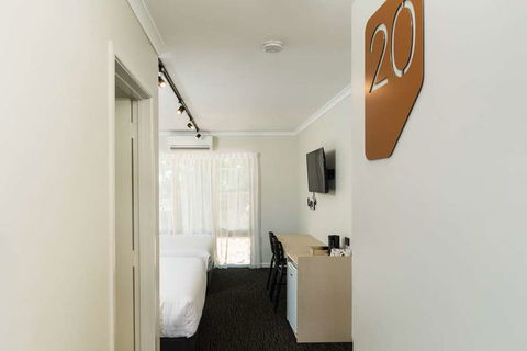 NIghtcap At Balaclava Hotel - Darwin Tourism 16