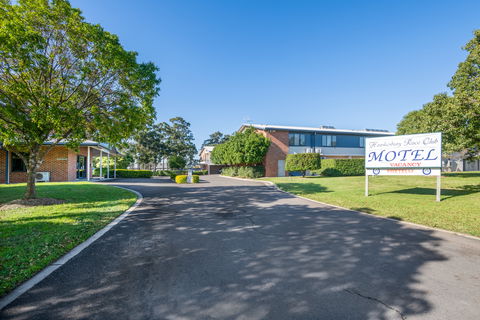 Hawkesbury Race Club Motel - Darwin Tourism 0