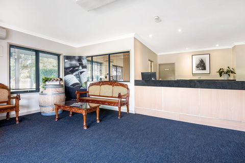 Hawkesbury Race Club Motel - Darwin Tourism 1