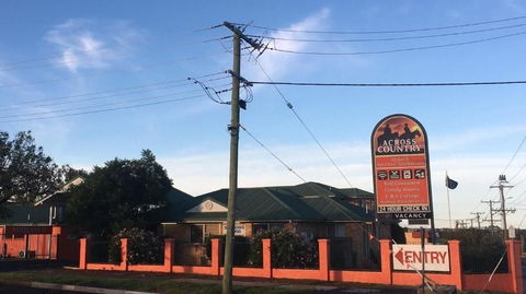 Across Country Motel & Svcd Apts - Darwin Tourism 0
