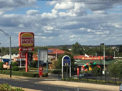 Across Country Motel & Svcd Apts - Darwin Tourism 1