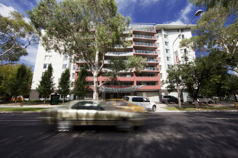 Pacific Suites Canberra - Darwin Tourism 0