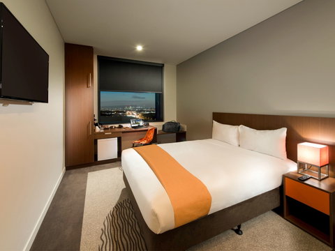 Ibis Brisbane Airport Hotel - Darwin Tourism 2