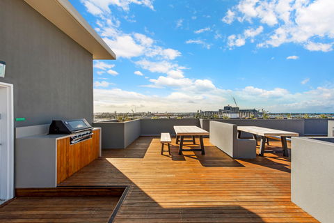 Astra Apartments Newcastle - Darwin Tourism 0