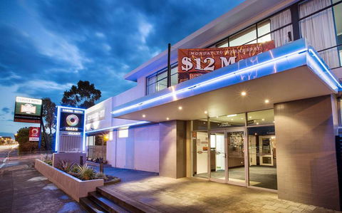 Nightcap At Carlyle Hotel - Darwin Tourism 0