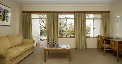 University House - ANU - Darwin Tourism 4