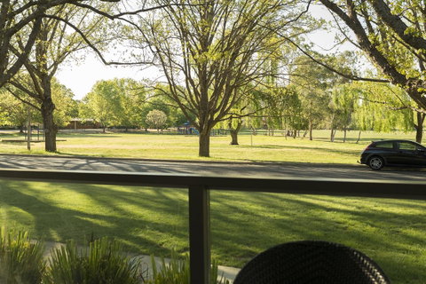 Forrest Hotel & Apartments - Darwin Tourism 5