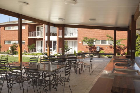 Forrest Hotel & Apartments - Darwin Tourism 11