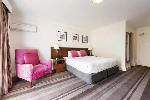 Mercure Canberra - Darwin Tourism 11