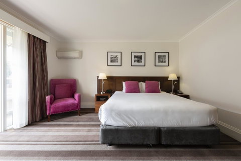 Mercure Canberra - Darwin Tourism 14