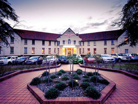 Mercure Canberra - Darwin Tourism 0