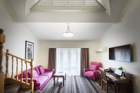 Mercure Canberra - Darwin Tourism 5