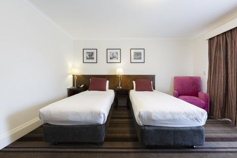 Mercure Canberra - Darwin Tourism 9