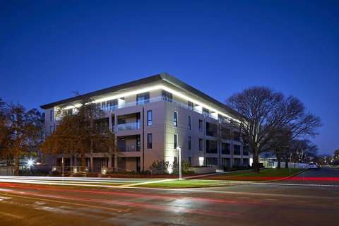 Knightsbridge Canberra - Darwin Tourism 0