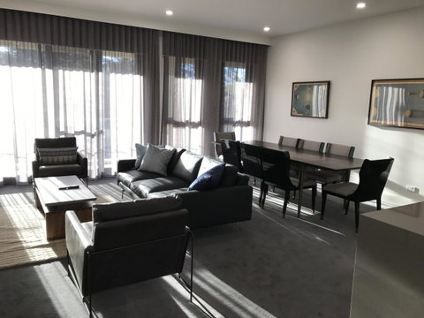 Knightsbridge Canberra - Darwin Tourism 33