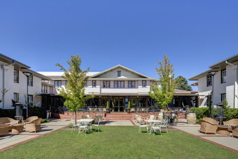 Hotel Kurrajong Canberra - Darwin Tourism 0