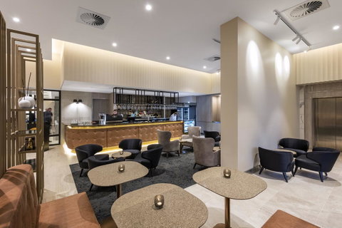 Deco Hotel Canberra - Darwin Tourism 3
