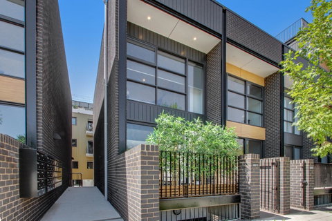 Accommodate Canberra - Parbery - Darwin Tourism 8