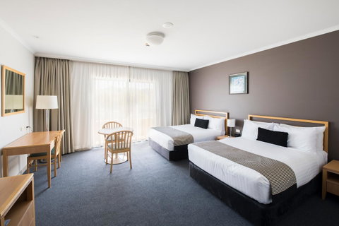 The Woden Hotel - Darwin Tourism 8