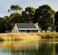 The Lake House Retreat - Darwin Tourism