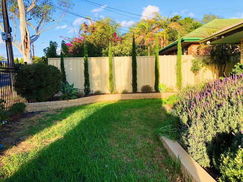 Beautiful Garden House - Darwin Tourism 8